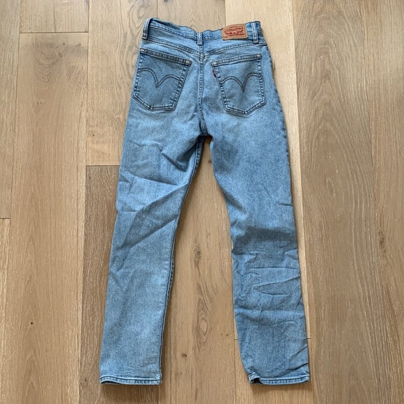 Levi Wedgie Straight Leg Jeans - Picture 4 of 7